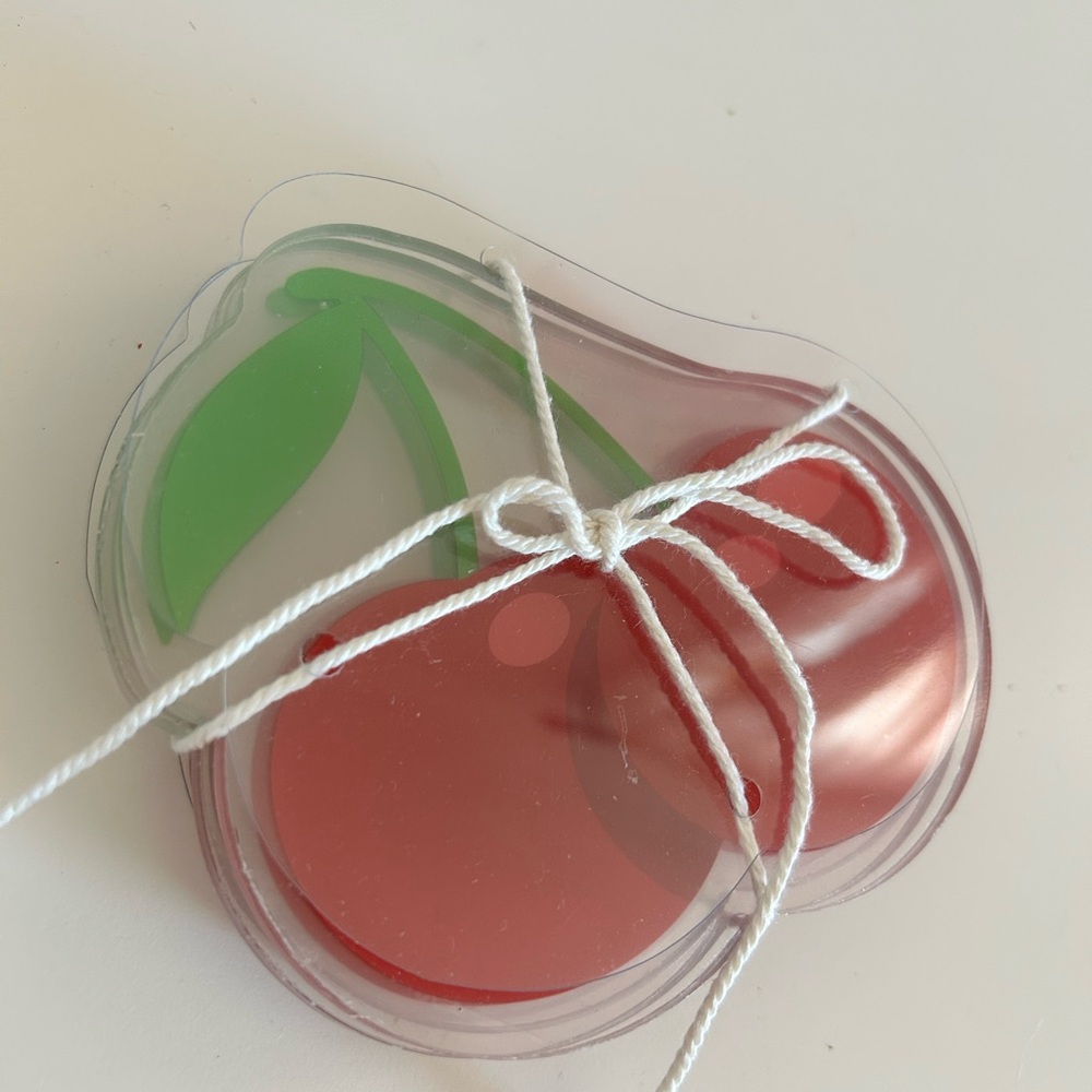 HOLD 4 Red Cherry Shaped Acrylic Coasters NWT - Picture 3 of 4
